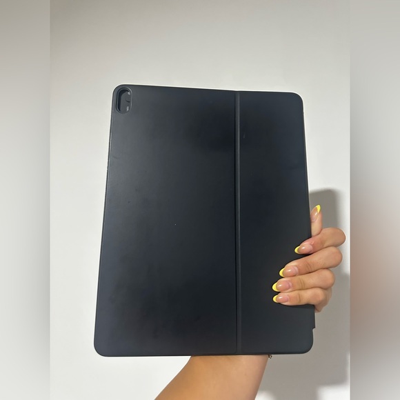 Apple Smart Keyboard Folio: iPad Keyboard case for iPad Pro